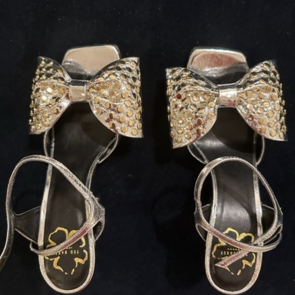 Ted Baker - Silver stilettos with a bow - size 7 - NEW